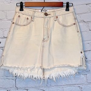 One X OneTeaspoon Cut-Off High-Waisted Beige Jean Skirt Size 25